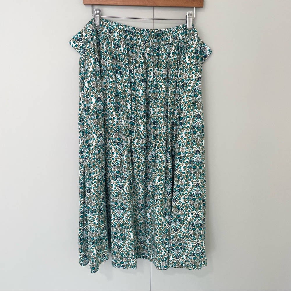 BODEN Crinkle Midi Skirt in Green Floral Plus Size - Picture 5 of 7
